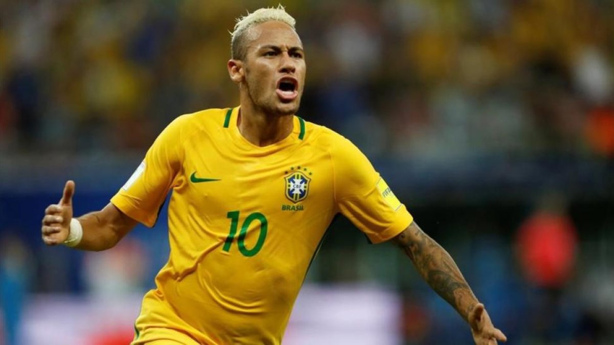 El delantero de Brasil, Neymar, celebra el gol de la victoria de su selección ante Colombia (2-1).