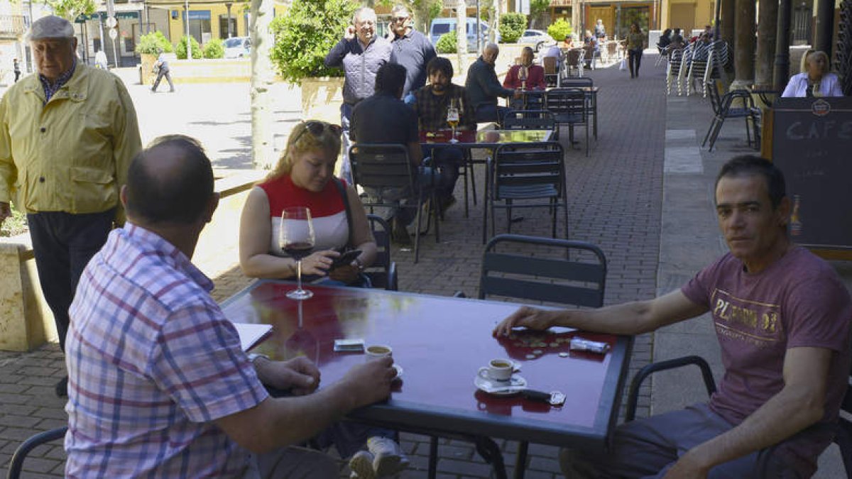 En Sahagún se notó la animación en las calles. ACACIO