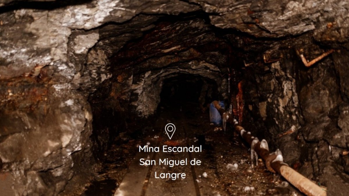 Interior de la mina Escandal, localizada en terrenos de San Miguel de Langre. DL