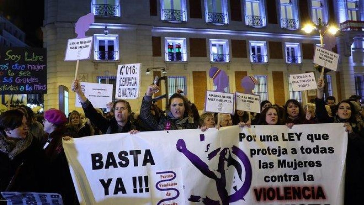 Protesta en la Puerta del Sol de Madrid contra la violencia machista.