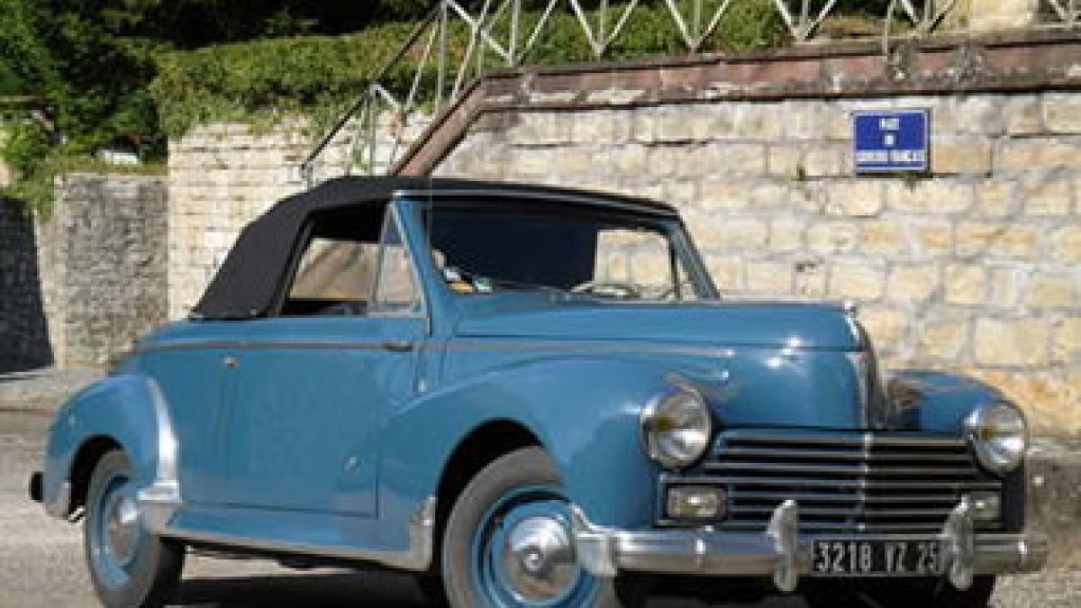 Firmado por Pininfarina, El 203 Cabrio (1948) destapó el tarro de las esencias en Peugeot.