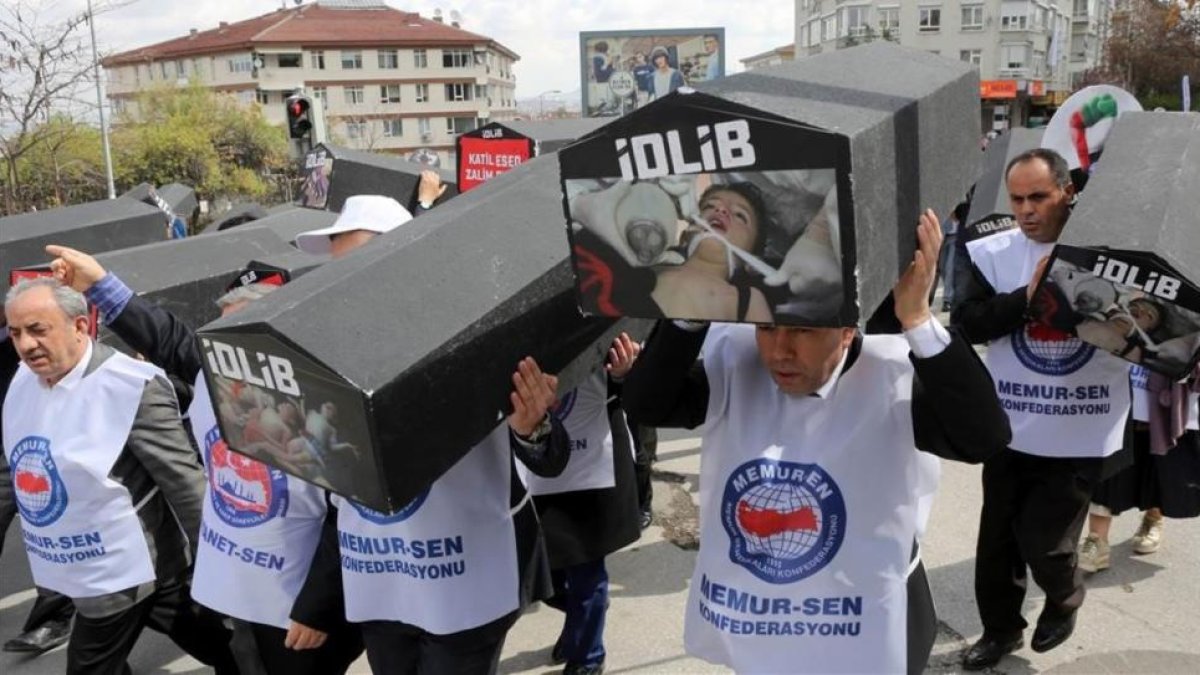 Manifestación en Ankara de protesta por el ataque químico de Idleb.