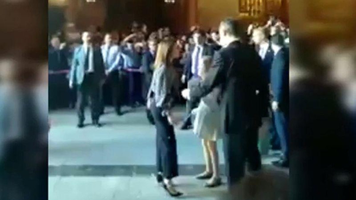 Aparece un nuevo vídeo que, desde otro ángulo, muestra la bronca entre reinas en la catedral del Palma.