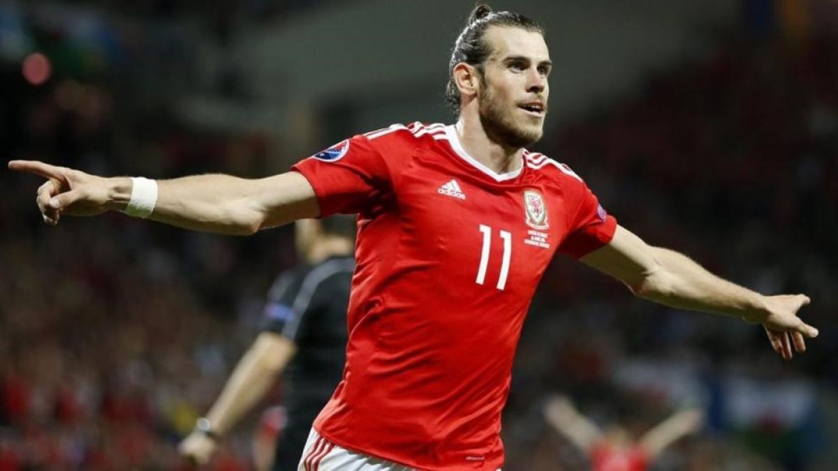 Bale celebra el 0-3 que cerró el marcador ante Rusia.