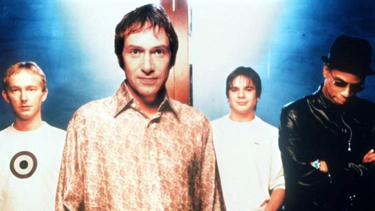 Los integrantes del grupo británico Ocean Colour actúan mañana en Espacio Vías, acompañados por Silver Club Bikini.