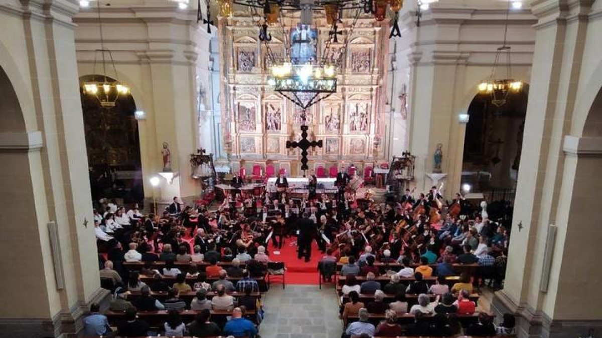 Concierto Orquesta Sinfónica de León en Valencia de Don Juan_01_11134120_med