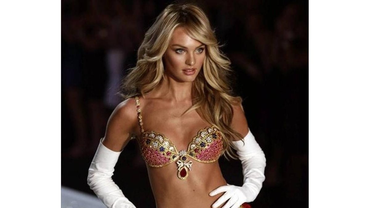 Durante el desfile de Victoria's Secret, la modelo sudafricana Candice Swanepoel fue la encargada de lucir el Royal Fantasy Bra.
