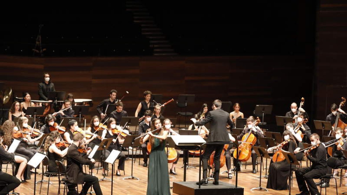 La Joven Orquesta Leonesa en el auditorio. MARCIANO PÉREZ