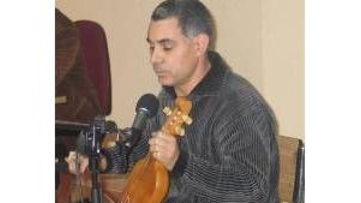 José Francisco Fernández Juárez, durante una actuación en Bembibre