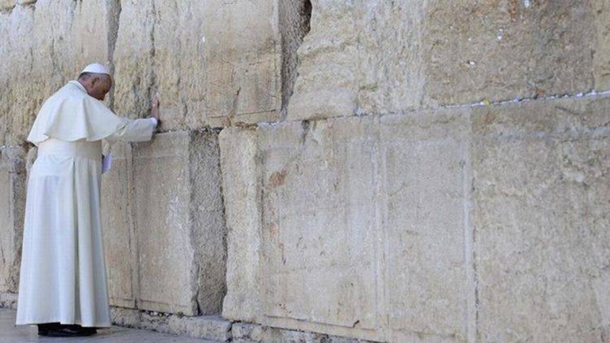 El Papa, en el Muro de las Lamentaciones, este lunes en Jerusalén.