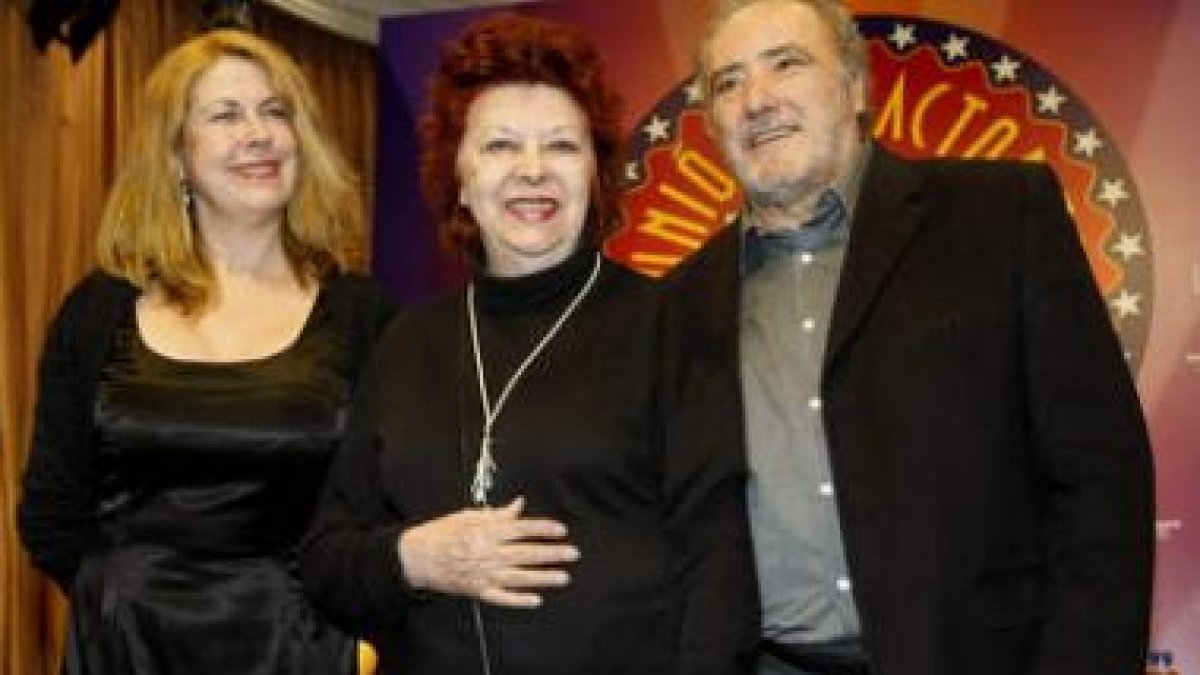 La actriz María Asquerino, de 83 años, al anunciar ayer su retirada definitiva de las tablas