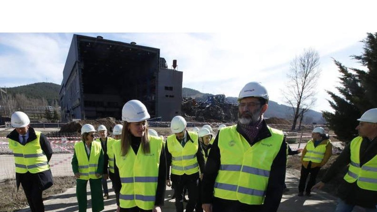 La secretaria de Estado de Energía, Sara Aagesen, visitó en febrero La Robla para conocer el proyecto. RAMIRO