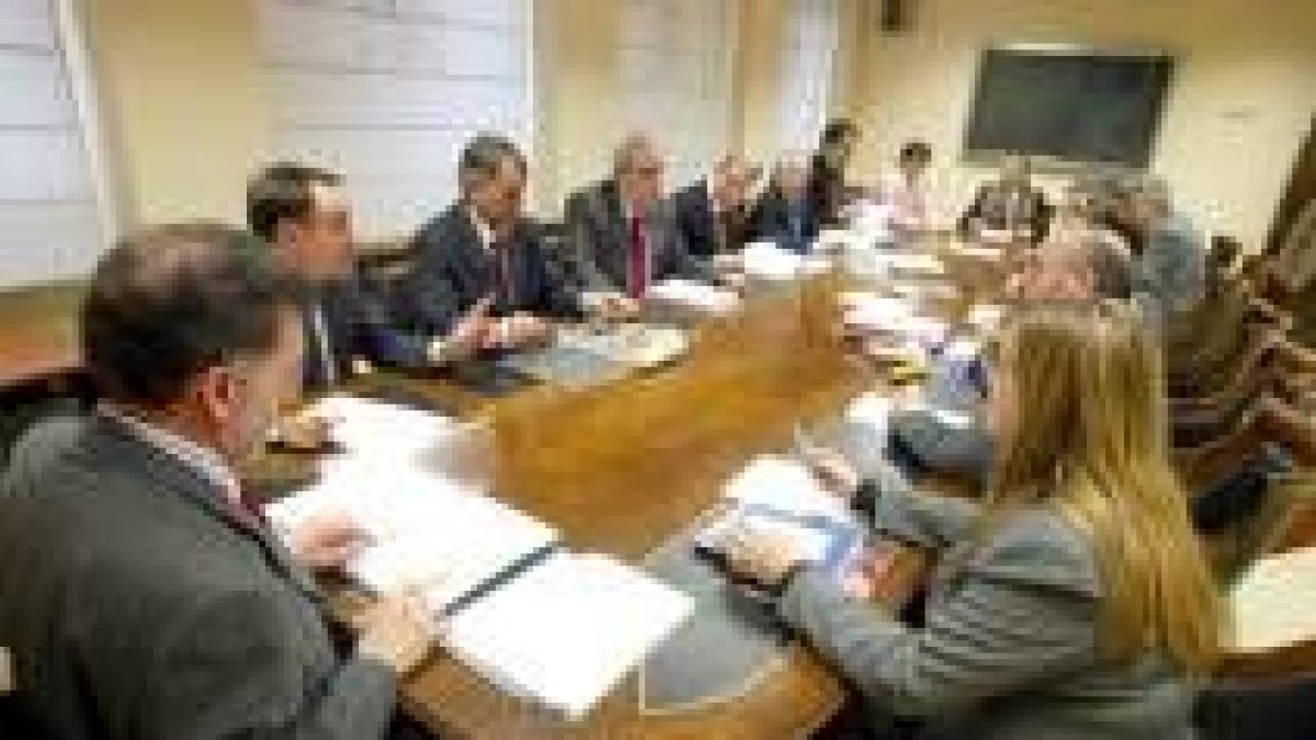 Los nueve subdelegados del Gobierno asistieron a la Comisión de Asistencia celebrada en Valladolid