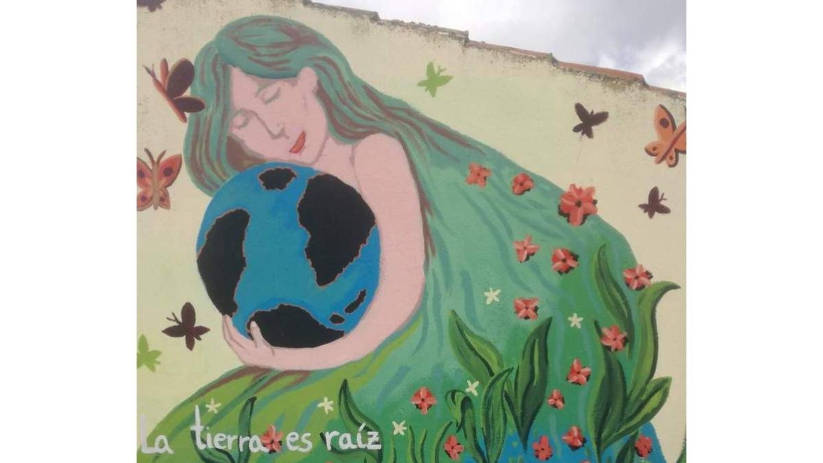 La frase del mural es de Rigoberta Menchú. DL