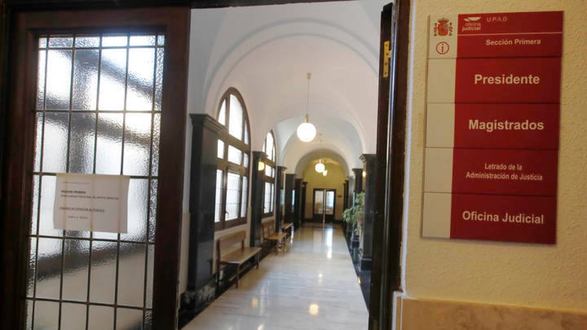El TSJCYl confirma la decisión de la Audiencia Provincial de León en el caso del padre acusado de abusar sexualmente de su hija. RAMIRO