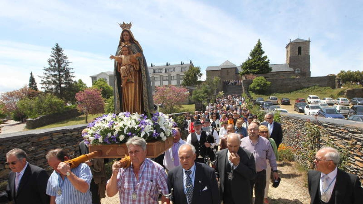 La procesión de la Virgen de la Peña tendrá lugar este domingo desde las 13.00 horas.