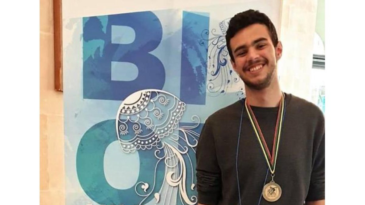 El joven leonés que ha obtenido la medalla de oro en la Olimpiada de Biología