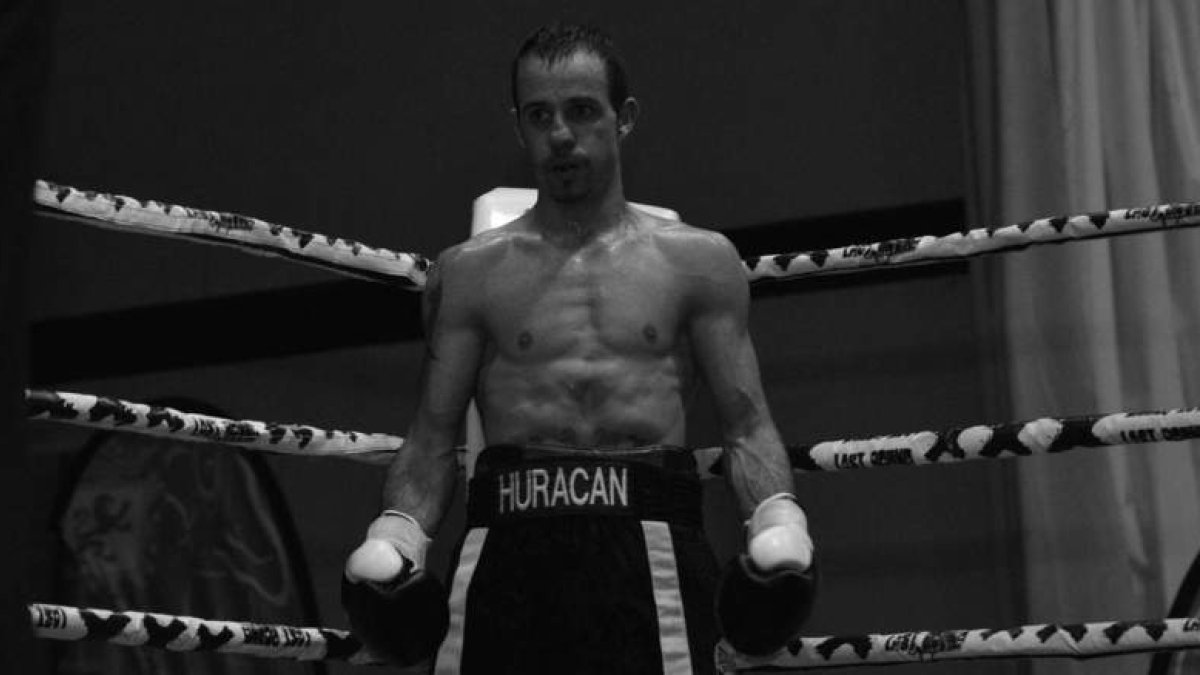 El boxeador leonés Saúl Tejada, durante la pelea que le enfrentó al púgil rumano Silvio Alecu.