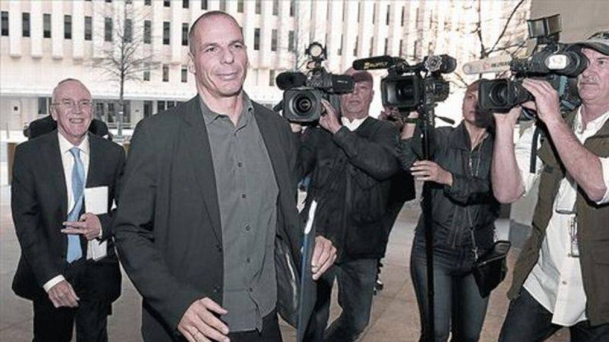 Yanis Varoufakis, a su llegada a la reunión con Christine Lagarde, en Washington.
