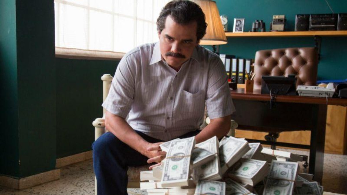El actor Wagner Moura en el papel de Pablo Escobar, de la popular serie de Netflix Narcos.