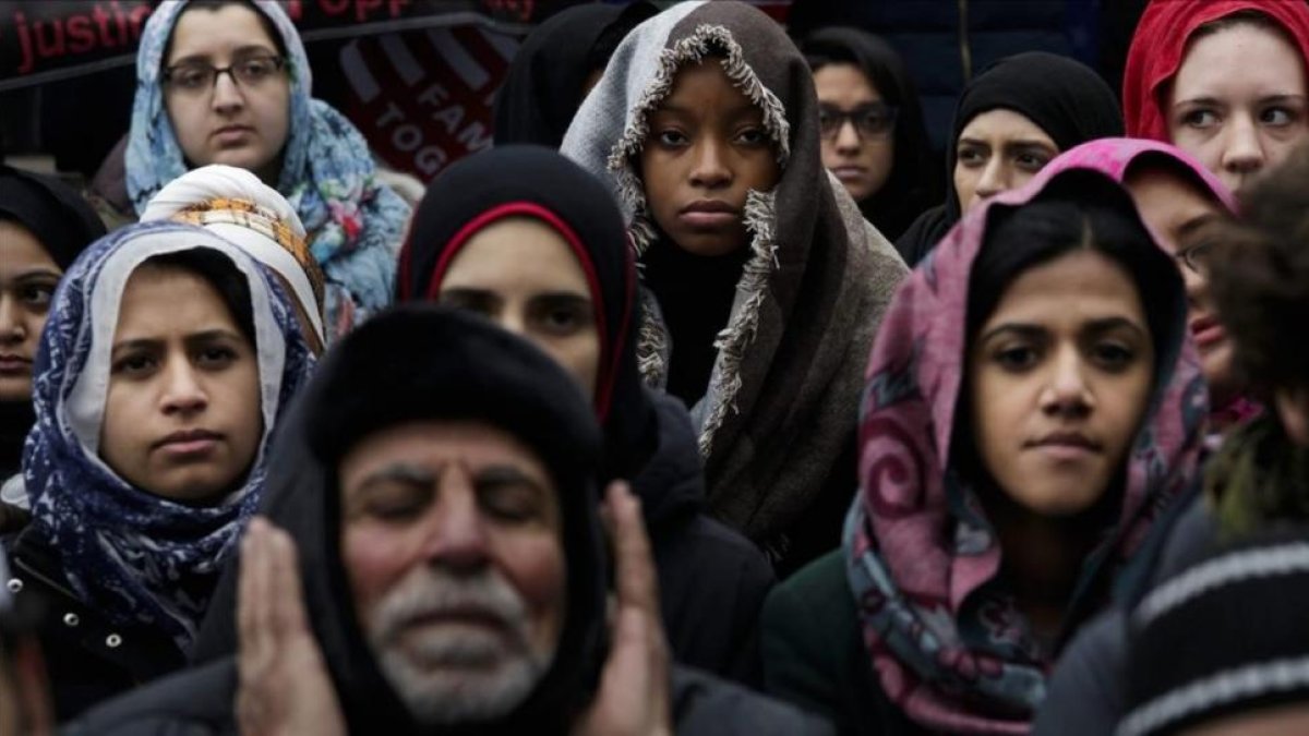 Inmigrantes se manifestan este viernes en Nueva York contra la política migratoria de Trump.