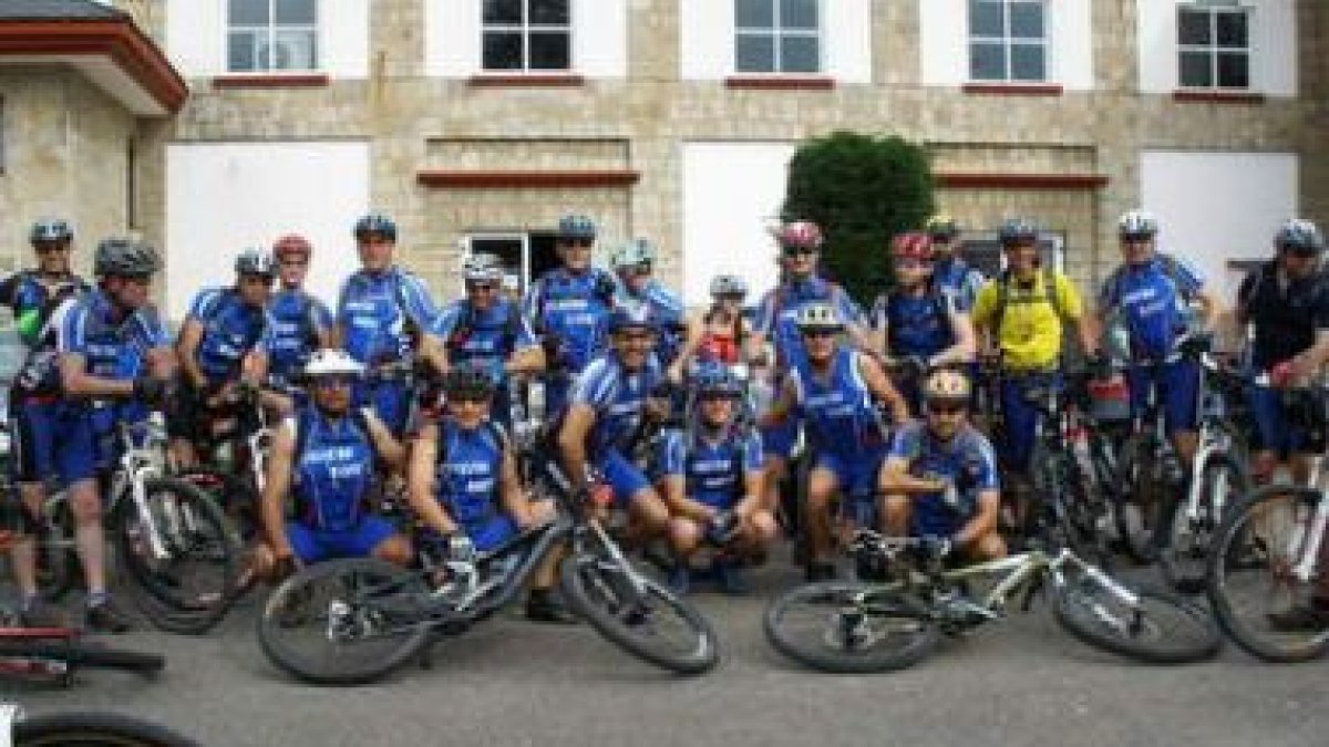 Varios de los integrantes del Club Deportivo Syncro Bike.