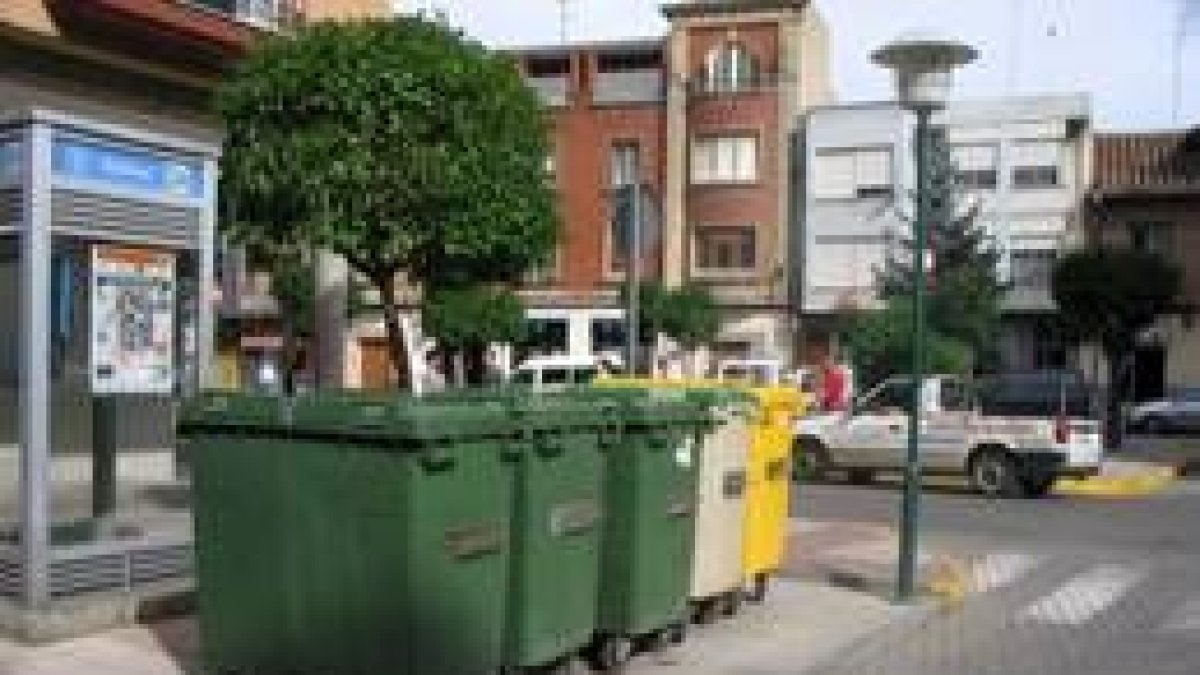 El Ayuntamiento aumentará el número de contenedores destinados a la recogida selectiva de basuras