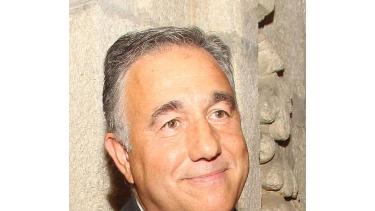 José Silvano.