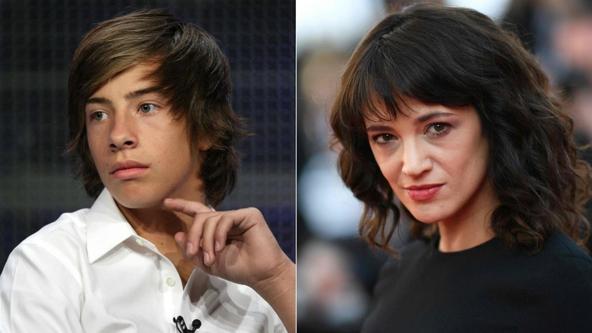 Jimmy Bennett y Asia Argento. /