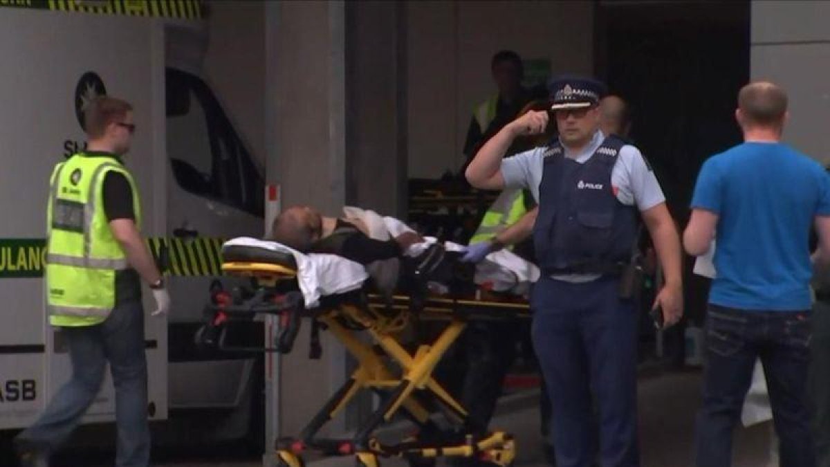 Una víctima del ataque en una mosquita en Christchurch, Nueva Zelanda.