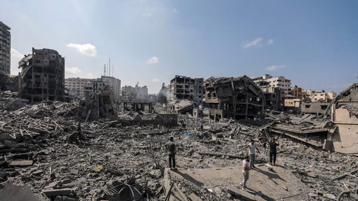 Imagen de una de las zonas de Gaza destruidas por los misiles israelíes. MOHAMED SABER