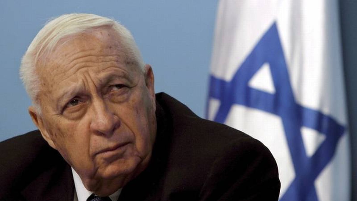 Ariel Sharon, en una imagen de noviembre del 2005, en su oficina de Jerusalén.