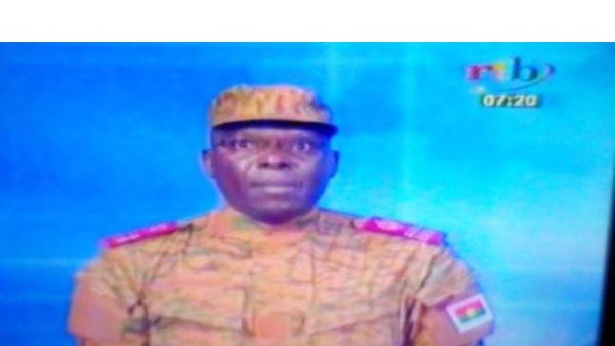 Declaración golpista en la televisión de Burkina Faso.