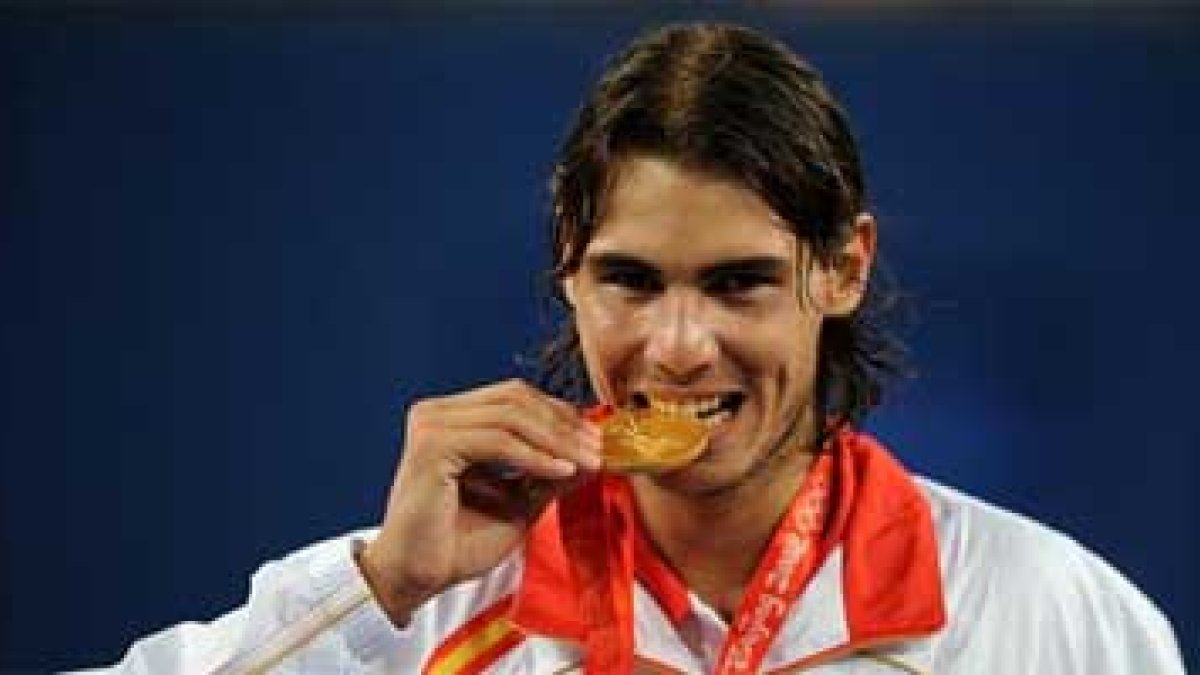 Rafa Nadal, con la medalla de oro conseguida en los pasados Juegos Olímpicos de Pekín