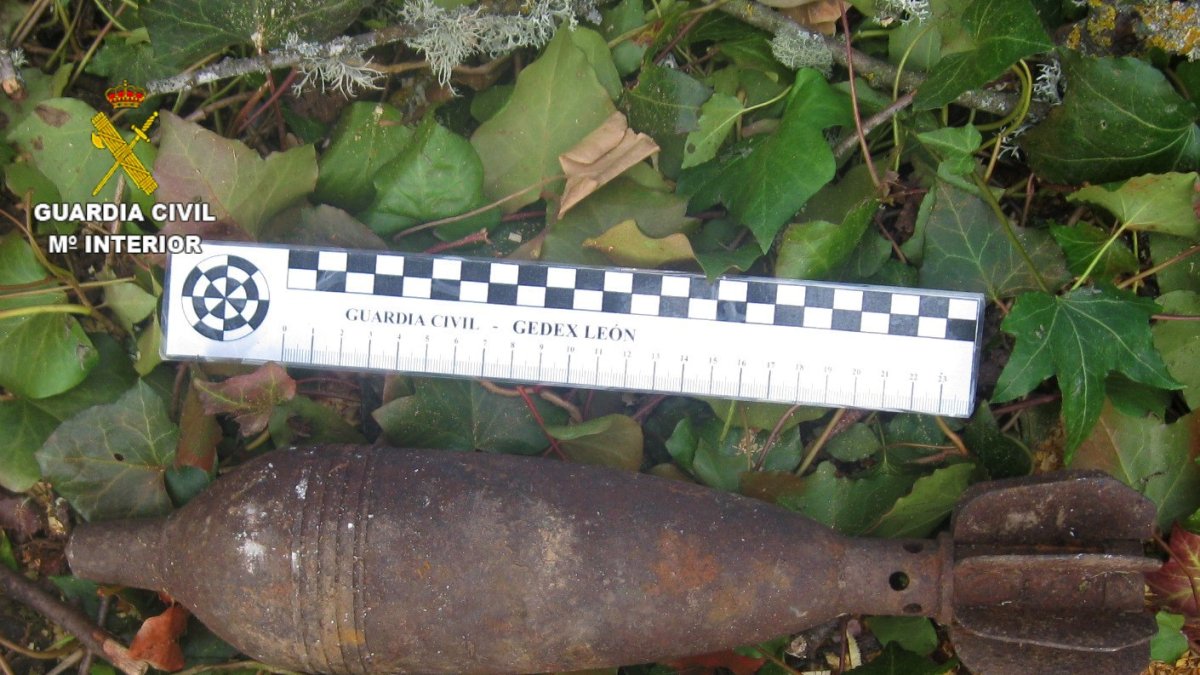 Granada de mortero encontrada en Salas de la Ribera. SUIBDELEGACIÓN DEL GOBIERNO