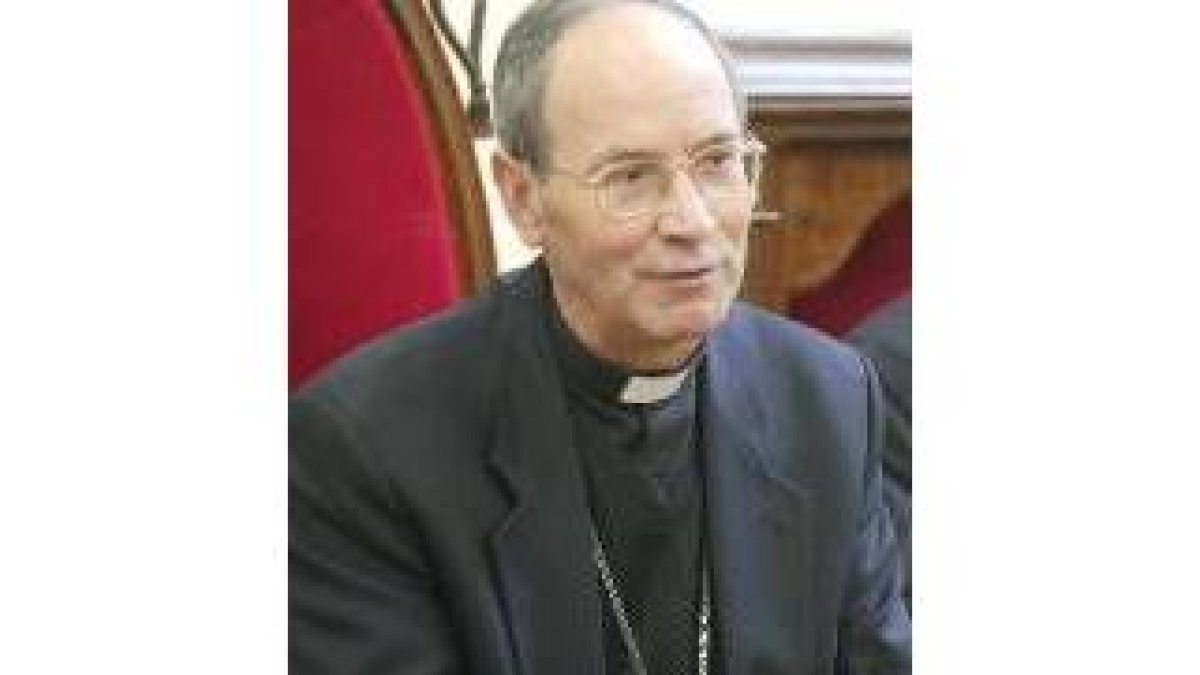 El obispo de Astorga, Camilo Lorenzo, en una imagen de archivo