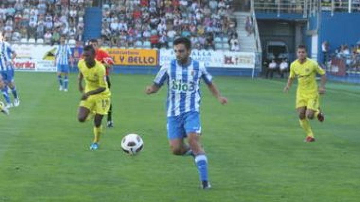 Joseba Del Olmo volverá a ser titular en la banda izquierda de la Ponferradina para el partido de ho