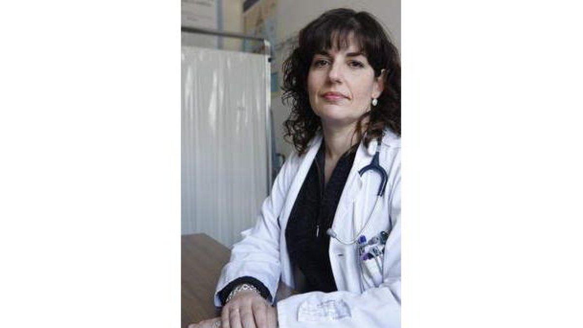 María Ballesteros, endocrinóloga del Hospital de León.