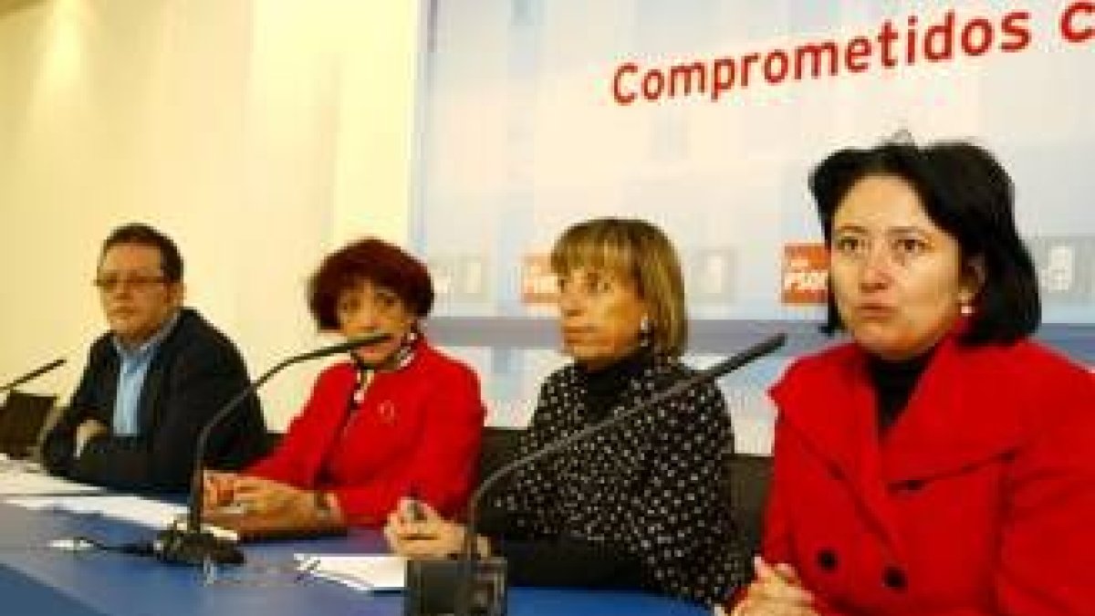 Alfredo Villaverde, Victorina Alonso, Inmaculada Larrairi y Ángela Marqués