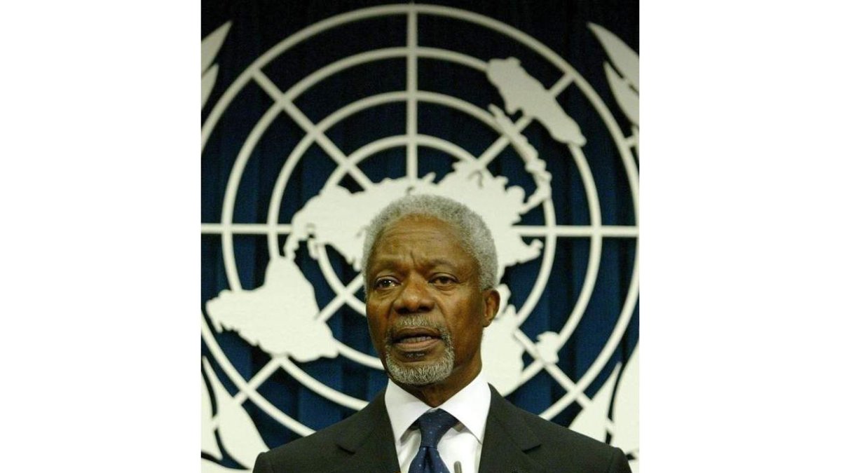 Kofi Annan durante una intervención en la ONU. JASON SZENES