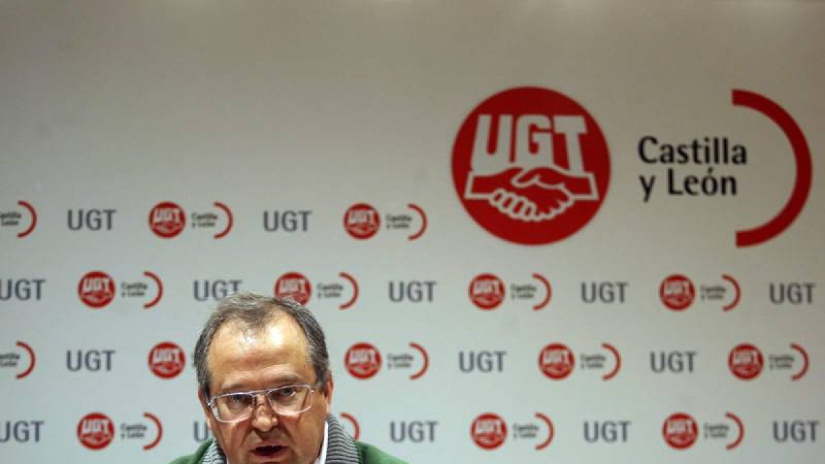 El secretario general de FES-UGTCyL, Juan Antonio Bilbao, valora el preacuerdo alcanzado en el Banco CEISS