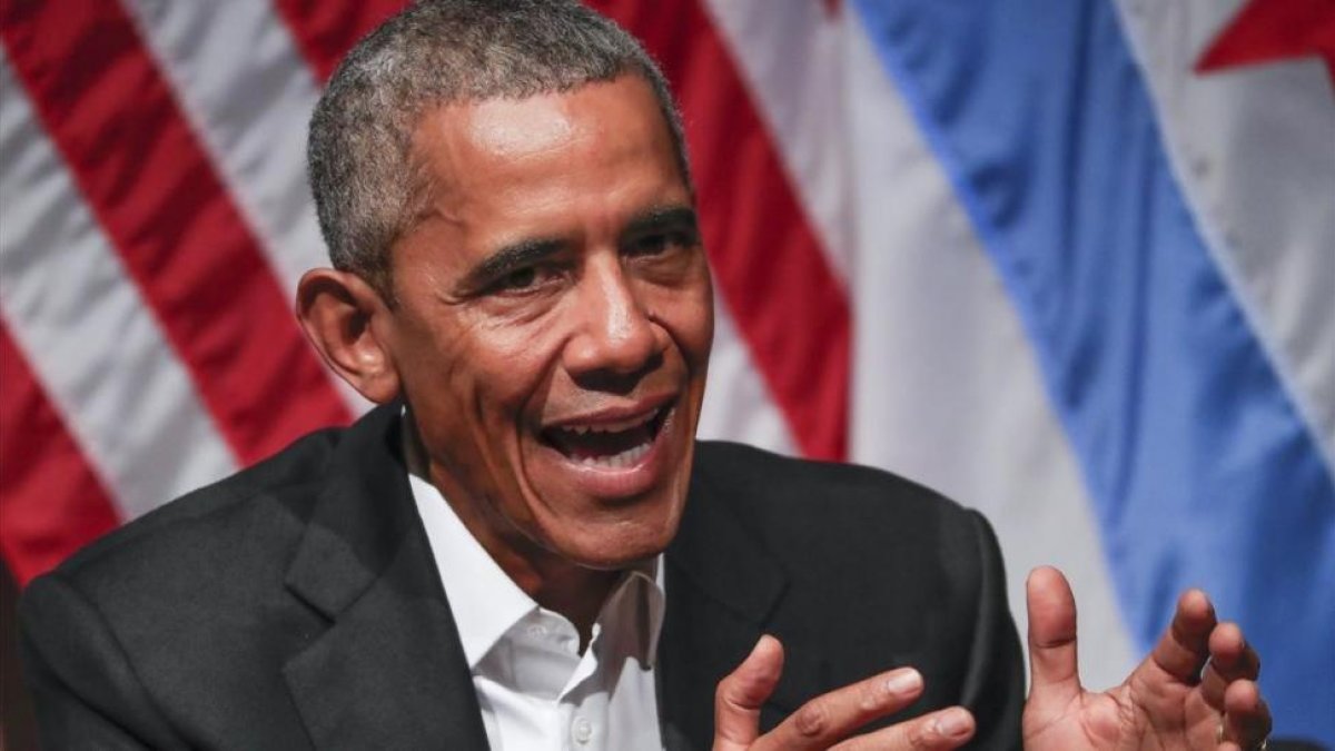 Obama, en su primer acto público tras dejar la presidencia de EEUU, en la Universidad de Chicago, el 24 de abril.