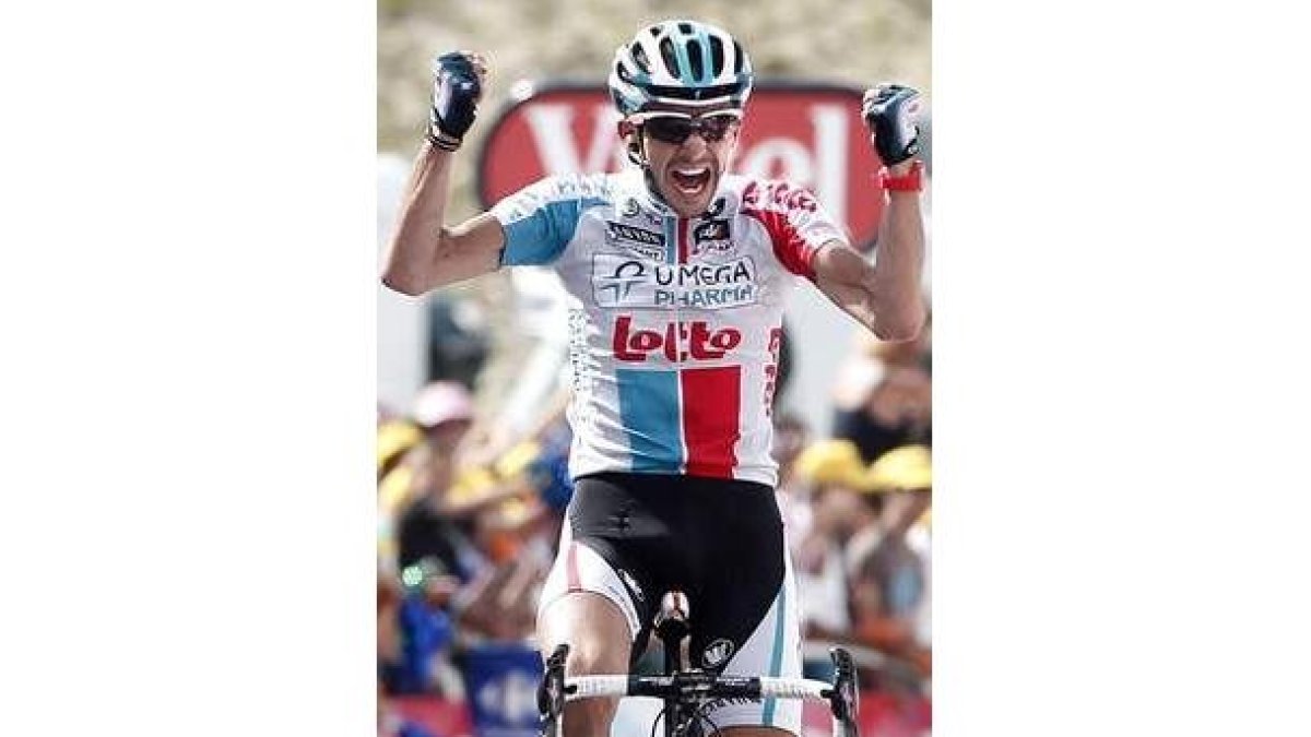 El ciclista Jelle Vanendert celebra su victoria.