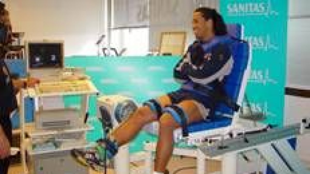 Ronaldhino pasa otra revisión médica para analizar el grado de recuperación de su lesión