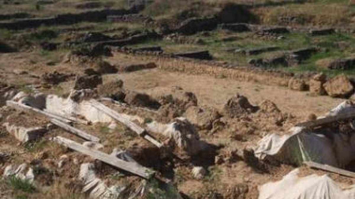 Imagen de las excavaciones que están desarrollándose en el yacimiento de Lancia.