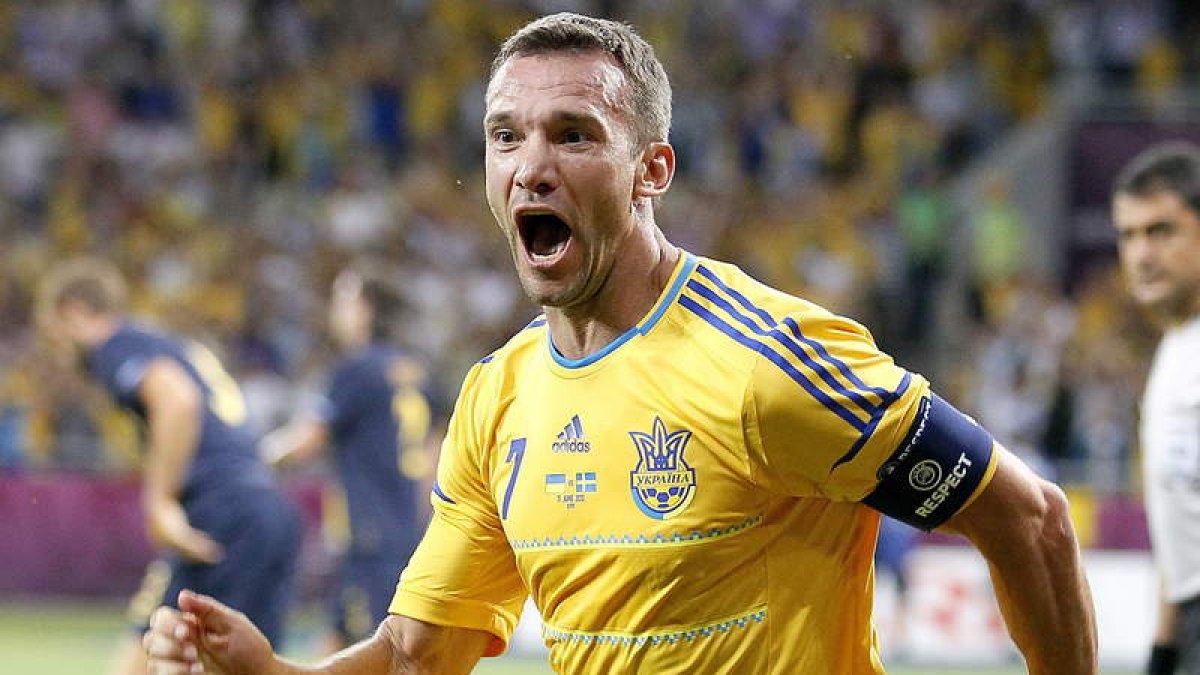 Shevchenko celebra su primer gol ante Suecia.
