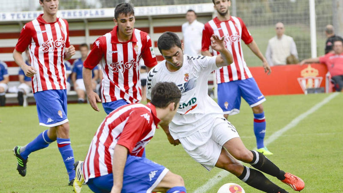 Cembranos no podrá contar con Viti ante el Ourense a causa de un esguince de tobillo del jugador.