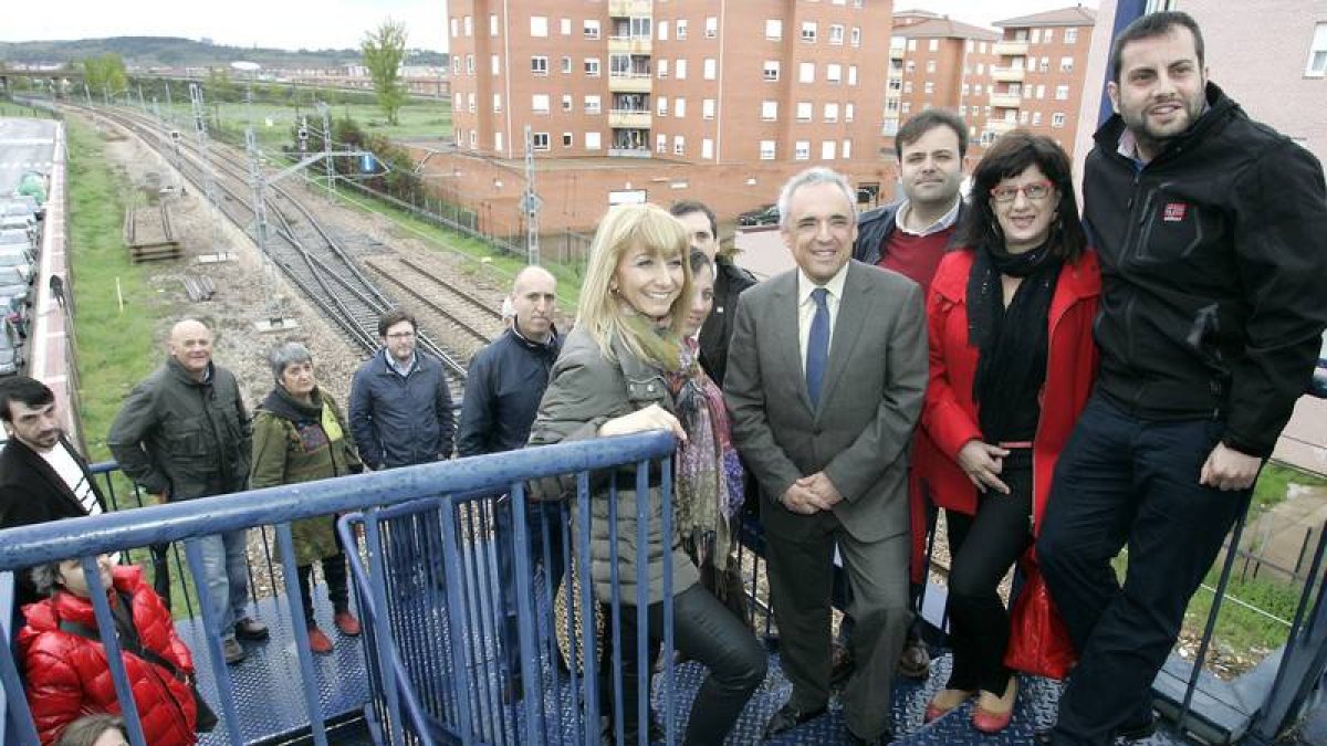Rafael Simancas con cargos públicos del PSOE para analizar los proyectos ferroviarios leoneses afectados por los recortes