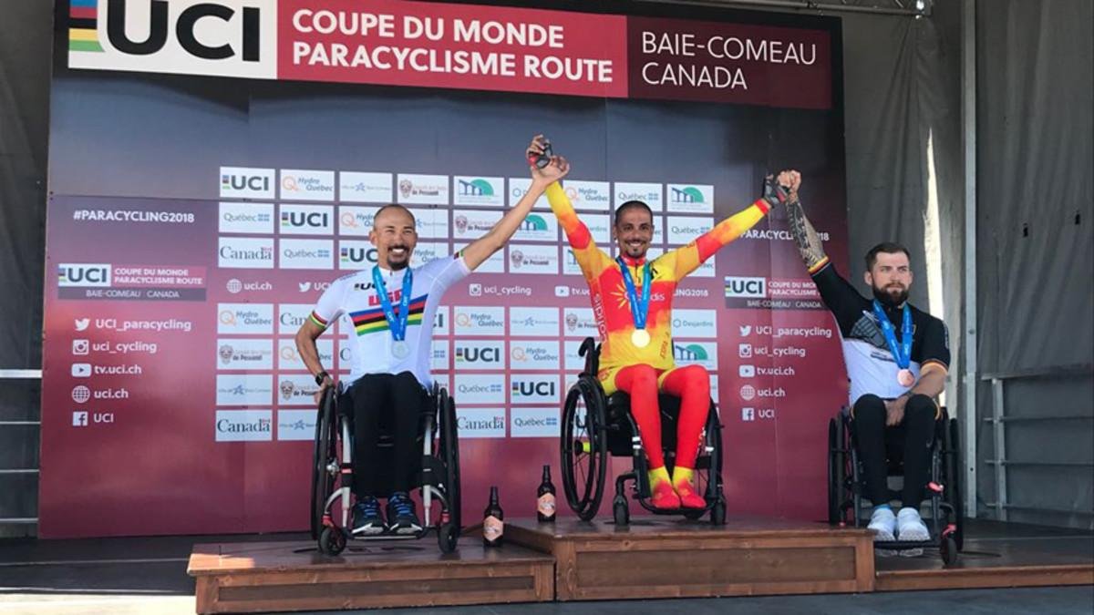 Sergi Garrote en el primer puesto del podio del Mundial de Ciclismo Adaptado disputado en Canadá /