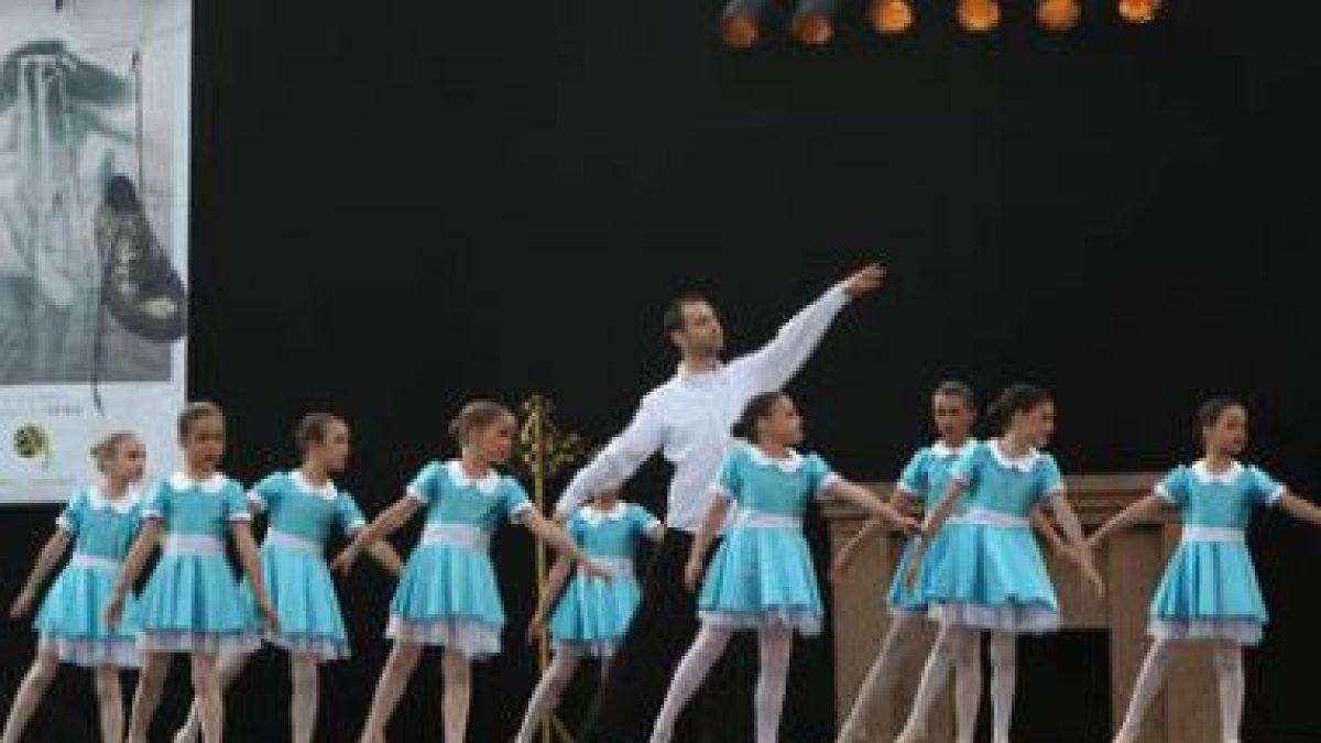 La escuela de danza actuó en San Marcelo